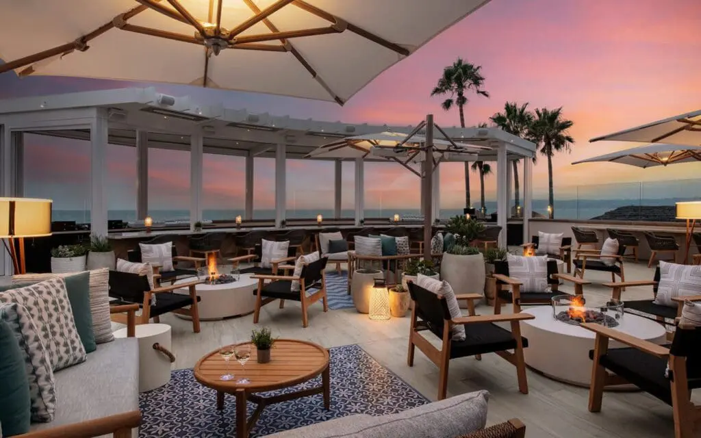 hotel_del_coronado_windsor_cottage_patio_sunset_auda_2023_v2_1600x1000-e1691167284565-1024x640