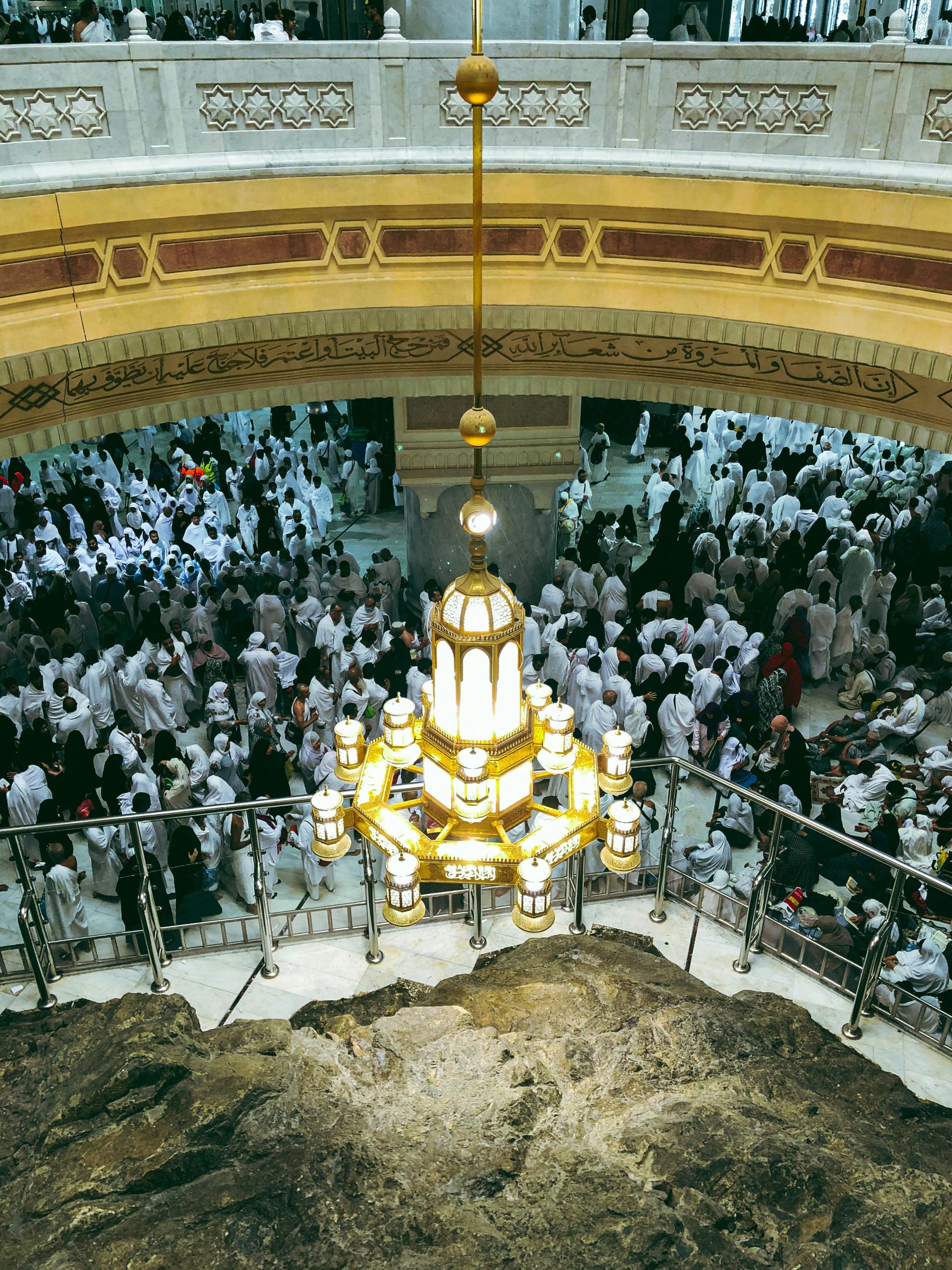 Top Tips for Choosing Safe and Reliable Budget Umrah Packages